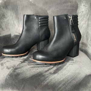 Sorel Ankle Boots NWOT